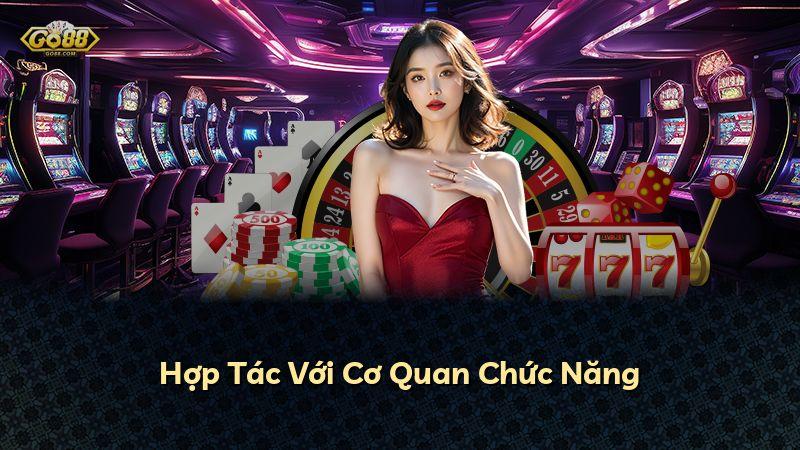 Hợp Tác Với Cơ Quan Chức Năng